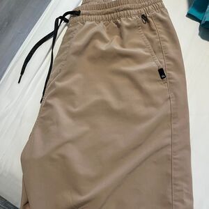 Quiksilver Men's Tan and Cream Shorts